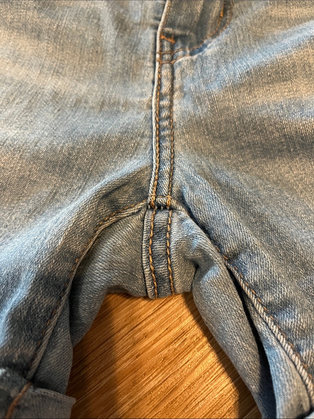 Levi’s Mid Rise Light Blue Denim Shorts - Picture 6 of 7